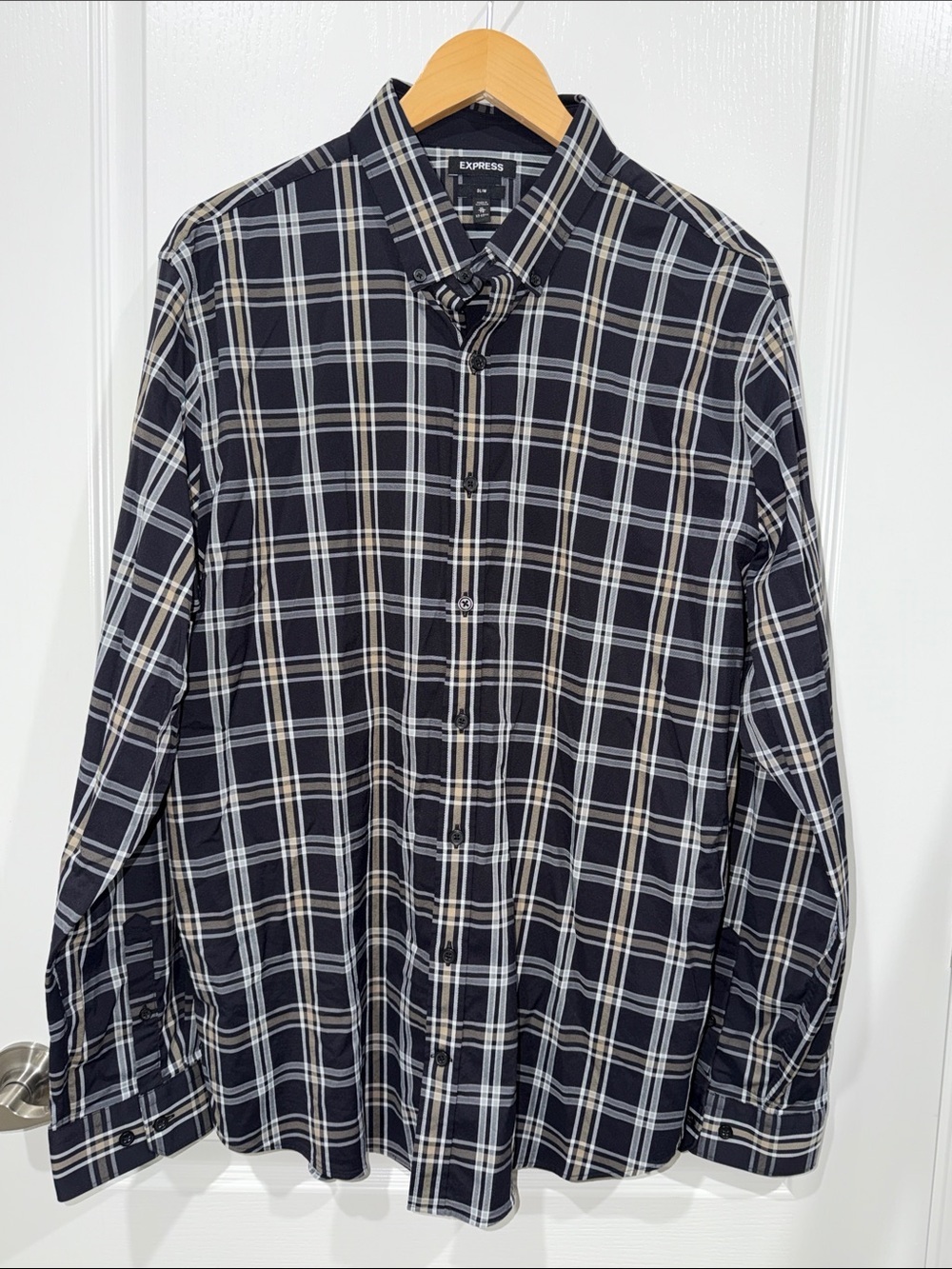 Express Men’s Black and White Plaid Button-Down Shirt moisture wicking XLarge